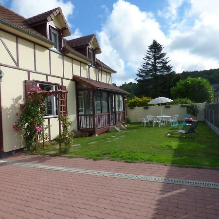 Gite Le Petit Chalet Avec Parking Gratuit Этрета Экстерьер фото